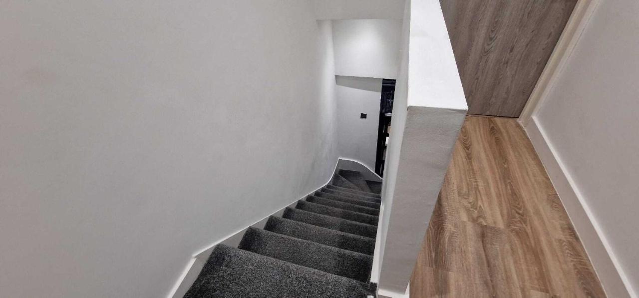 Sapphire Strathnairn Apartment Кардіфф Екстер'єр фото
